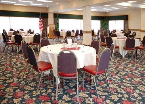 Ramada By Wyndham Downtown Hotel 3*