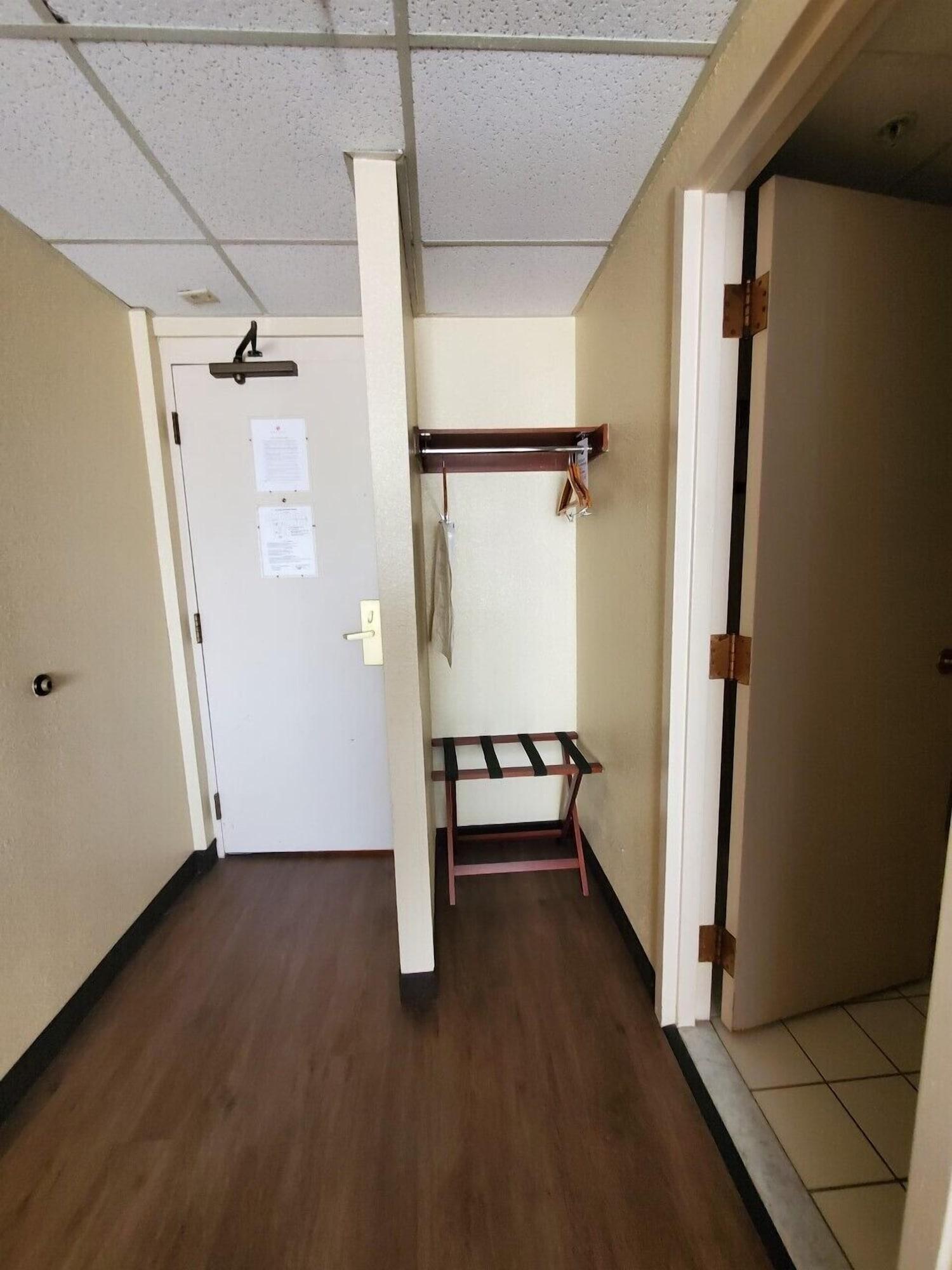 Ramada By Wyndham Downtown Hotel