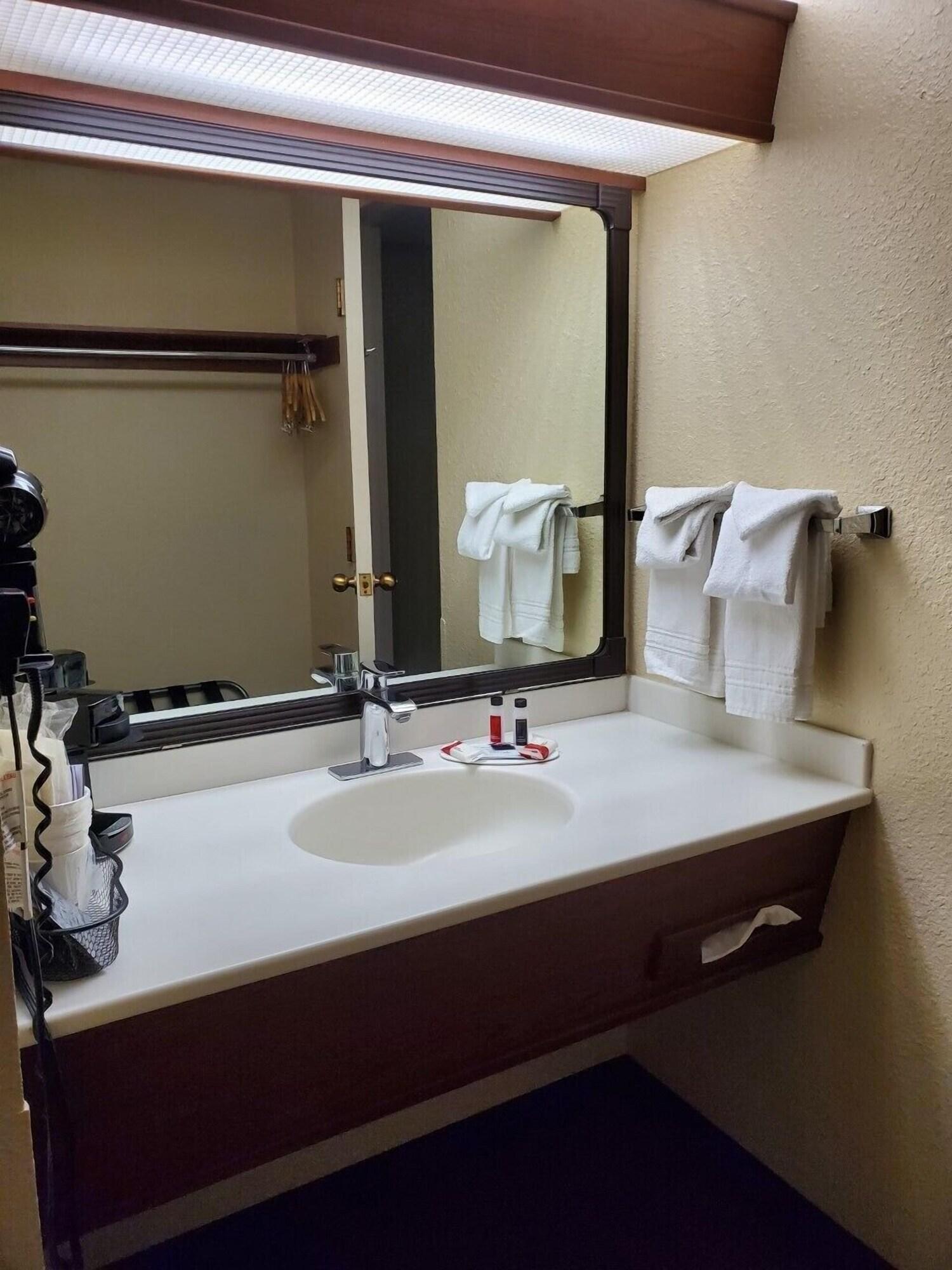 Ramada By Wyndham Downtown