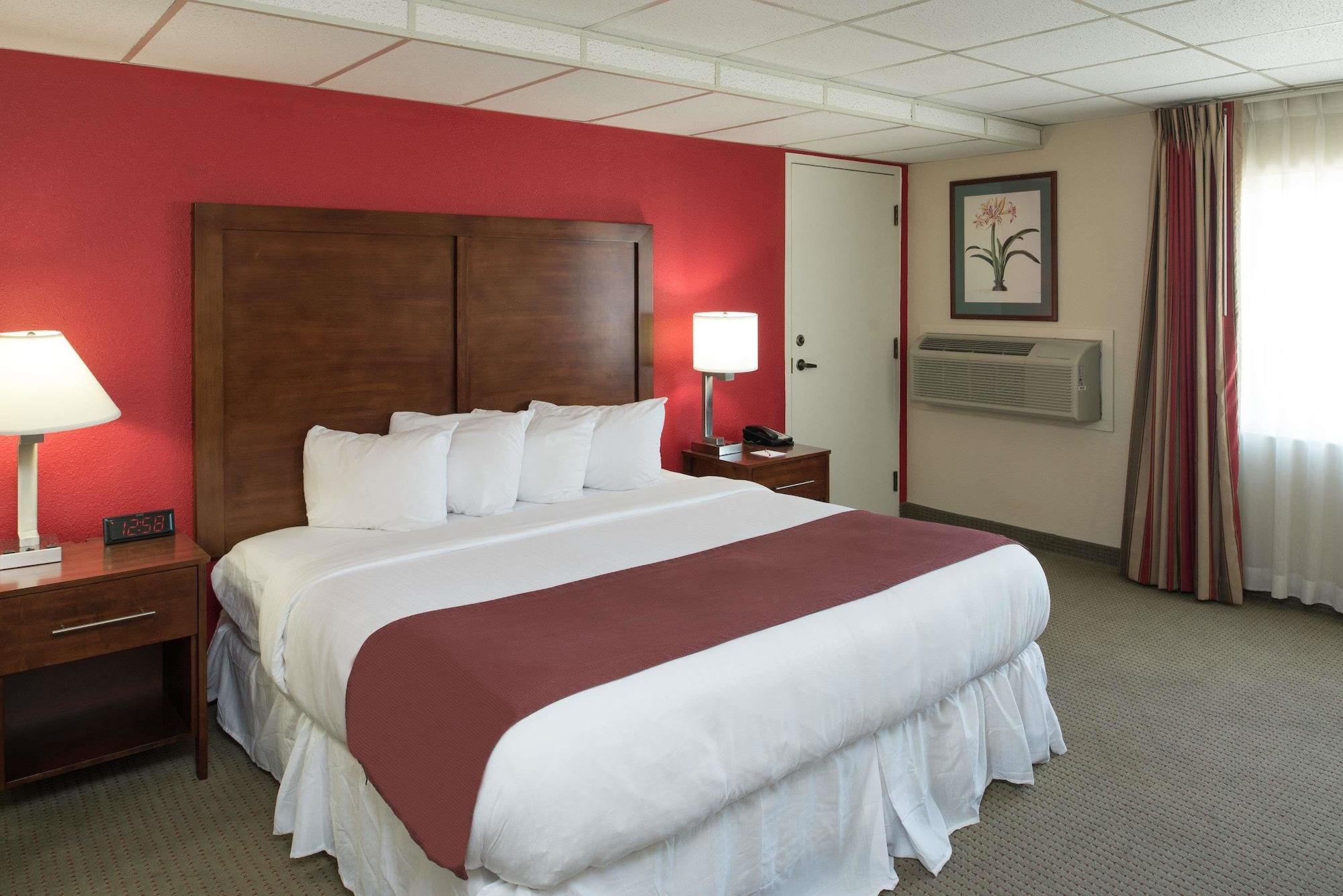 Ramada By Wyndham Downtown Hotel Spokane