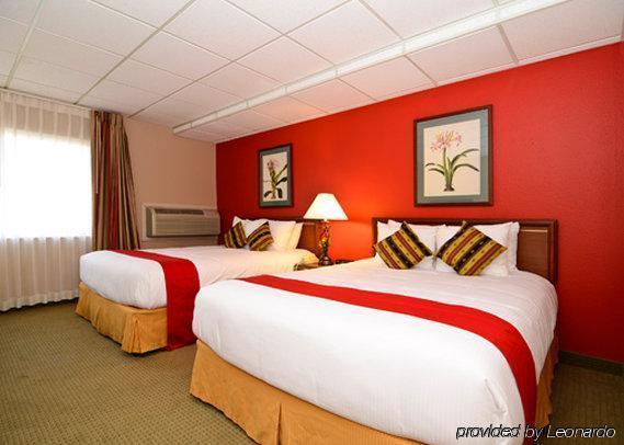 Ramada By Wyndham Downtown Hotel Spokane