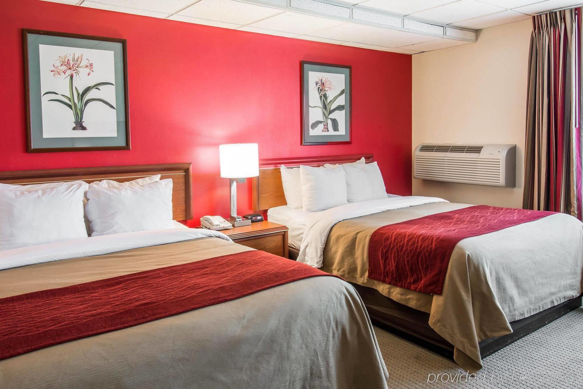 Hotel Ramada By Wyndham Downtown 3*