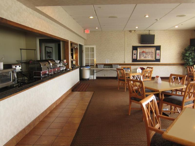 Ramada By Wyndham Downtown Hotel 3*