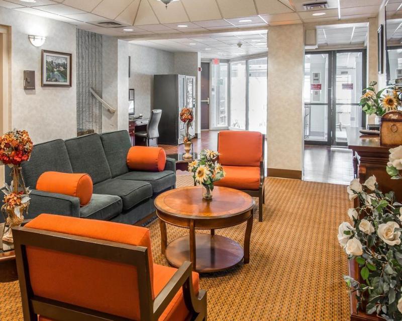 Ramada By Wyndham Downtown Hotel 3*