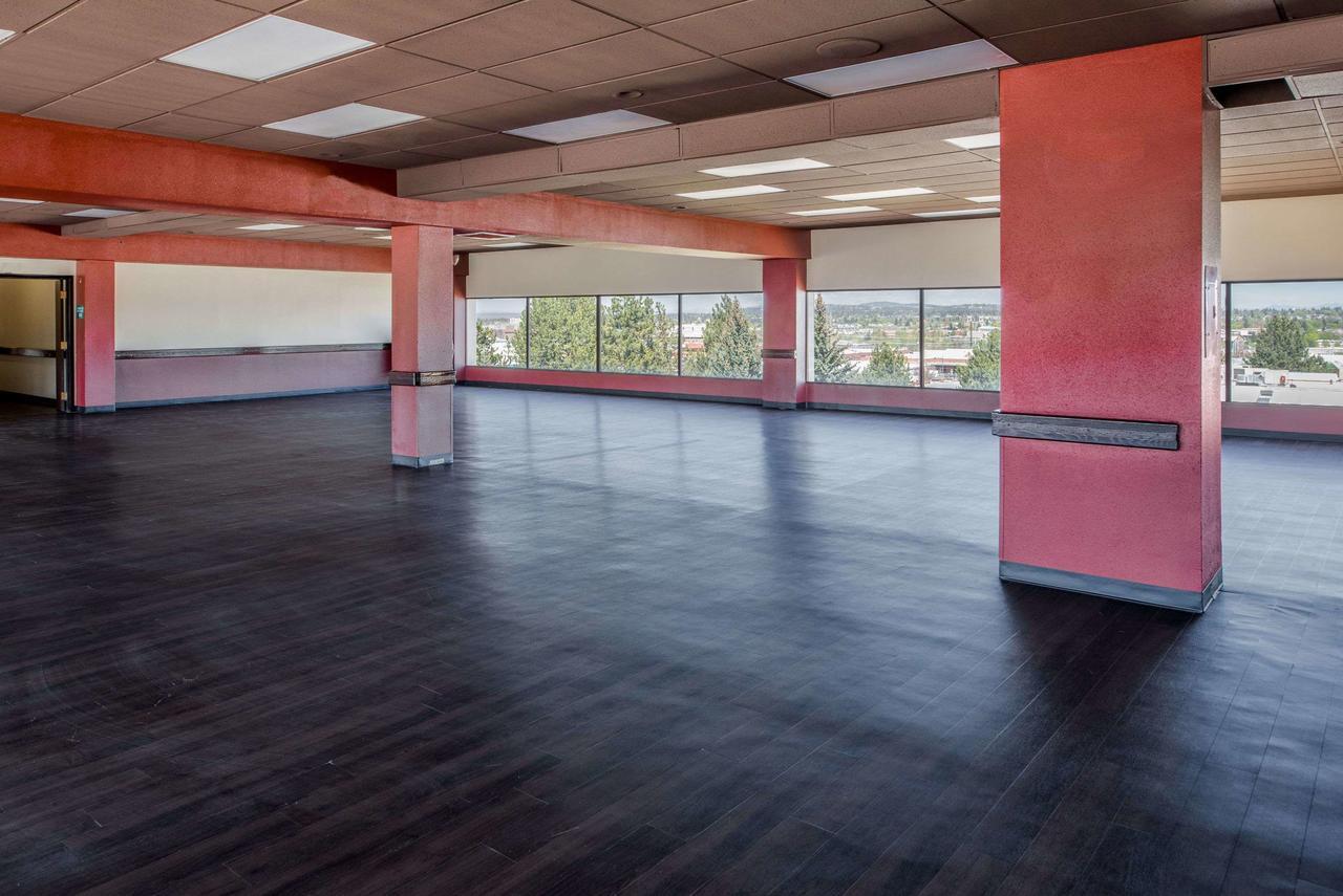 Ramada By Wyndham Downtown Hotel Spokane