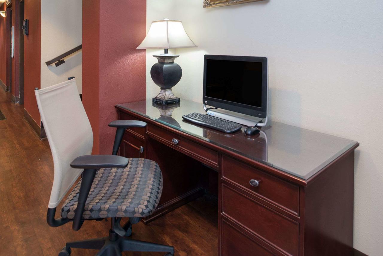Ramada By Wyndham Downtown Hotel 3*