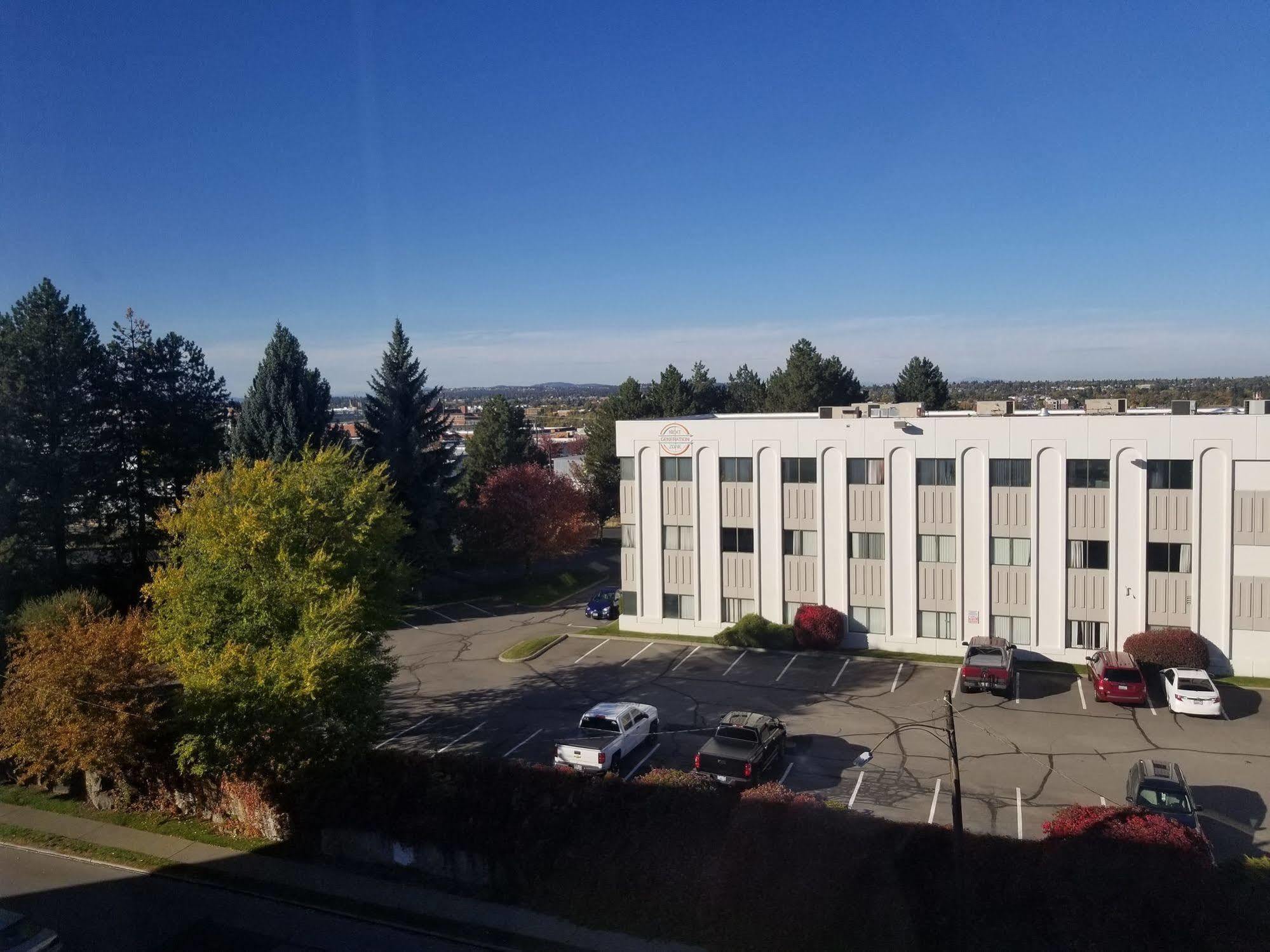 Ramada By Wyndham Downtown Hotel