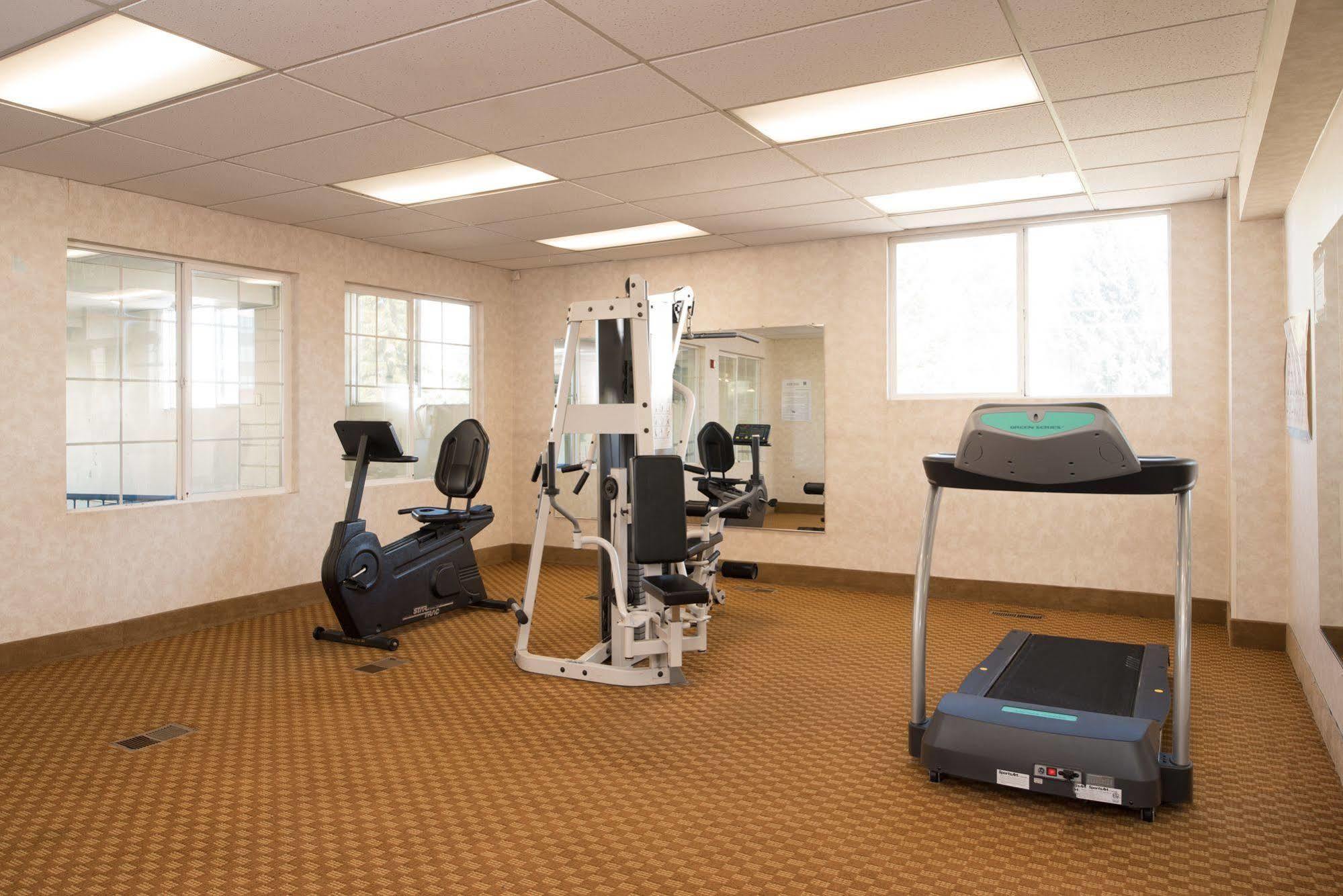 Ramada By Wyndham Downtown 3*