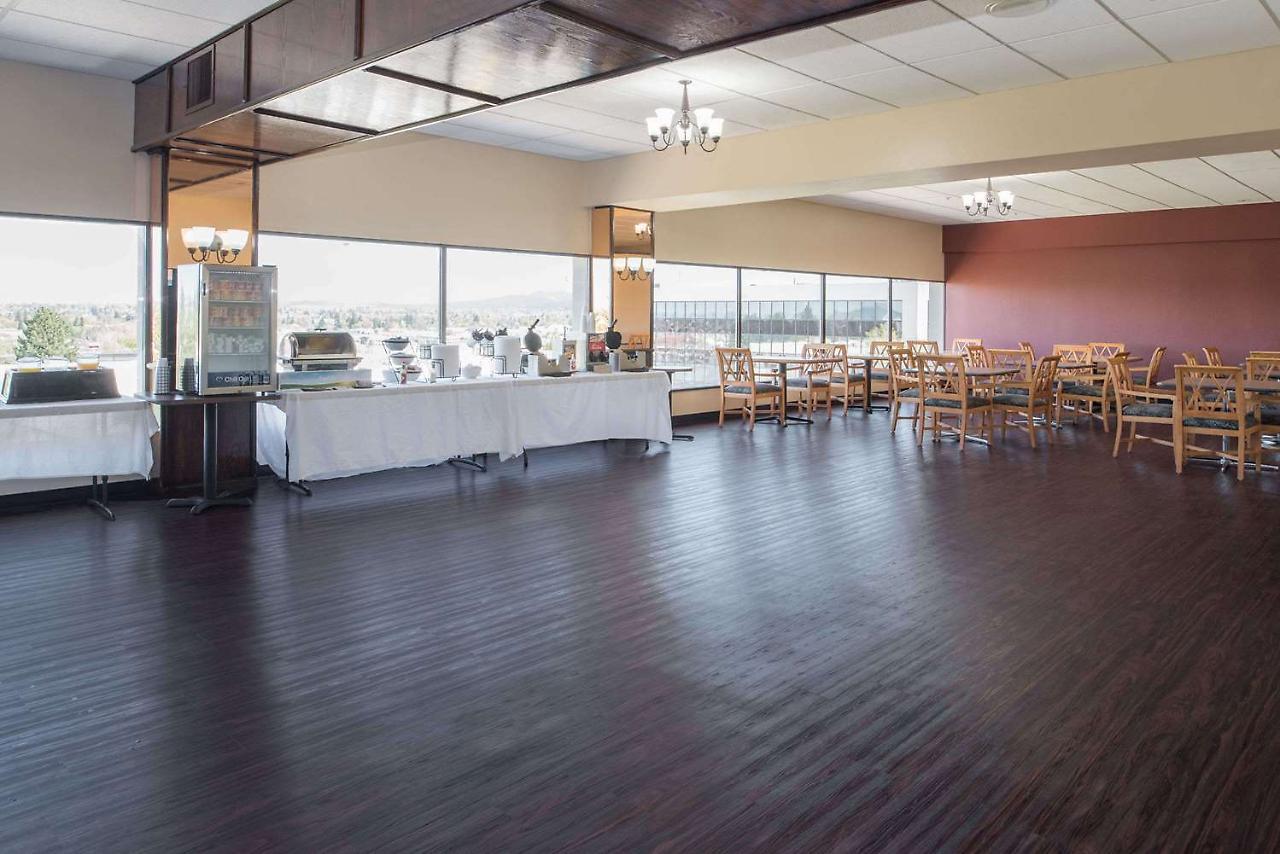 Ramada By Wyndham Downtown 3*